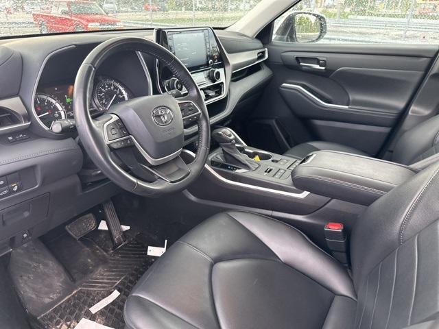 used 2022 Toyota Highlander car, priced at $38,200