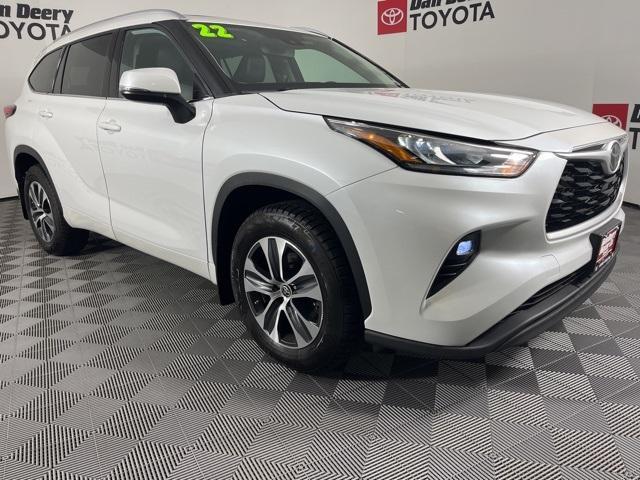 used 2022 Toyota Highlander car, priced at $37,984