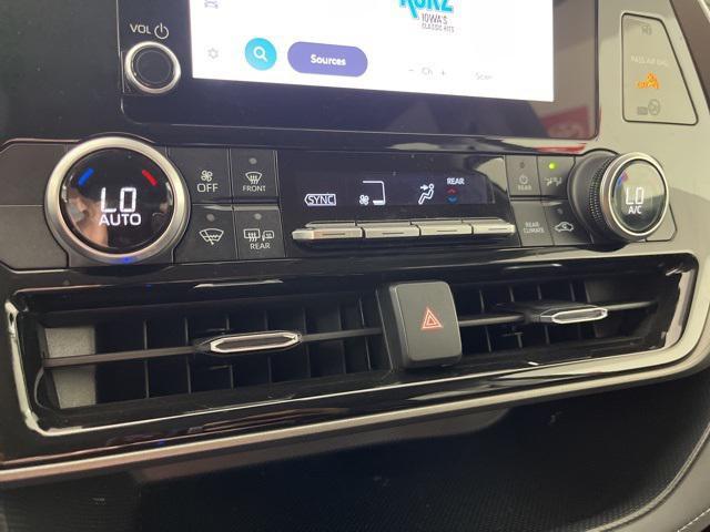 used 2023 Toyota Highlander car, priced at $33,725