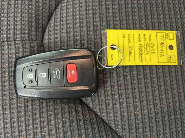 used 2023 Toyota Highlander car, priced at $33,725