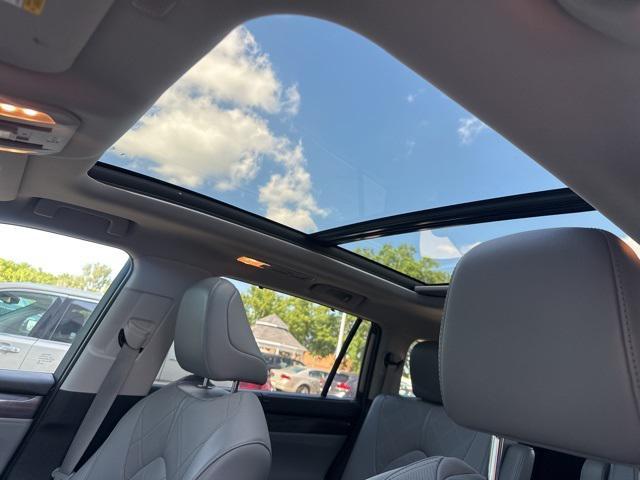 used 2022 Toyota Highlander car, priced at $44,800