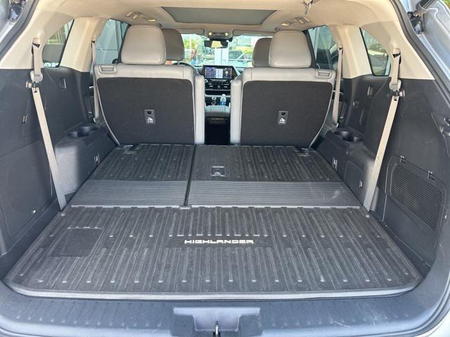 used 2022 Toyota Highlander car, priced at $44,800