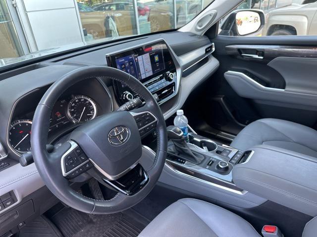used 2022 Toyota Highlander car, priced at $44,800