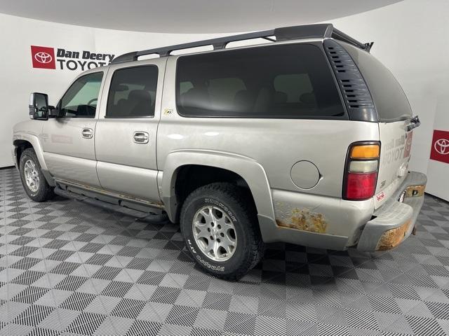 used 2004 Chevrolet Suburban car, priced at $5,300