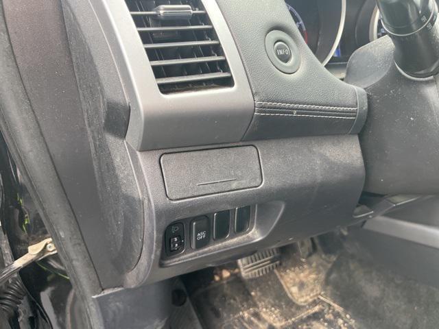 used 2010 Mitsubishi Outlander car, priced at $5,000