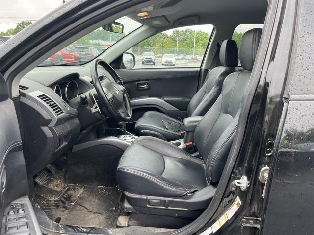 used 2010 Mitsubishi Outlander car, priced at $5,000
