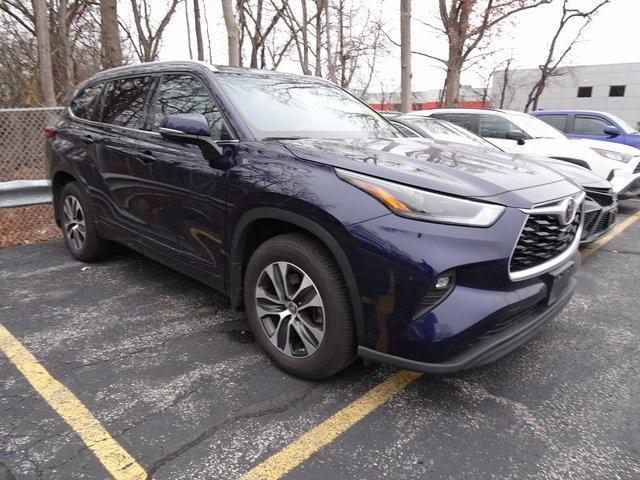 used 2022 Toyota Highlander car, priced at $37,834