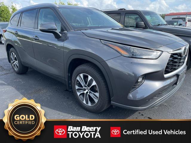 used 2022 Toyota Highlander car, priced at $36,276