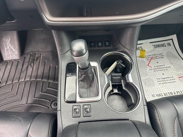 used 2019 Toyota Highlander car, priced at $26,200