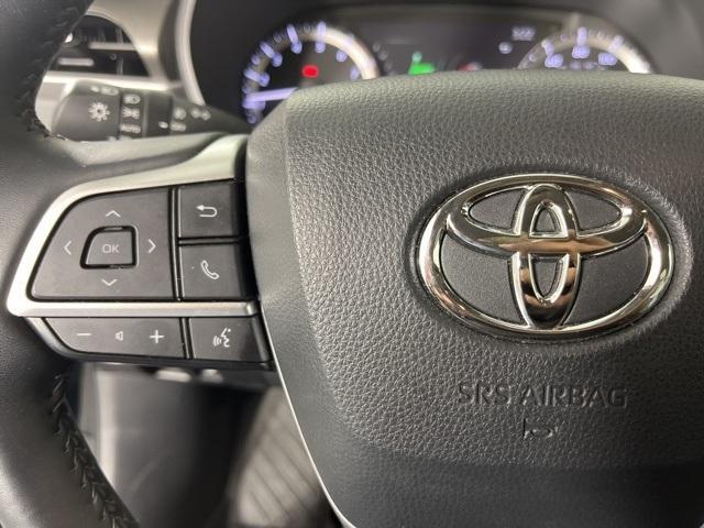 used 2023 Toyota Highlander car, priced at $34,559