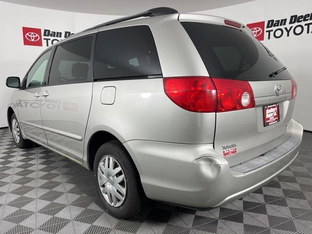 used 2007 Toyota Sienna car, priced at $1,400