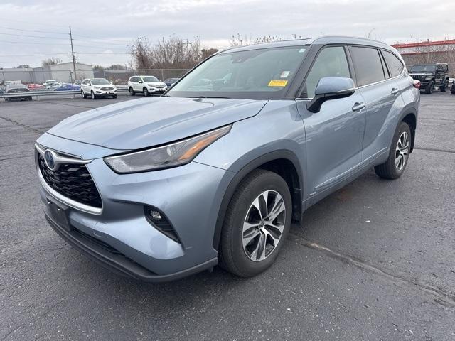 used 2022 Toyota Highlander Hybrid car, priced at $41,700