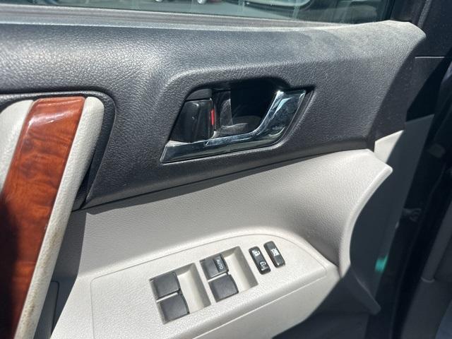 used 2012 Toyota Highlander car, priced at $9,800