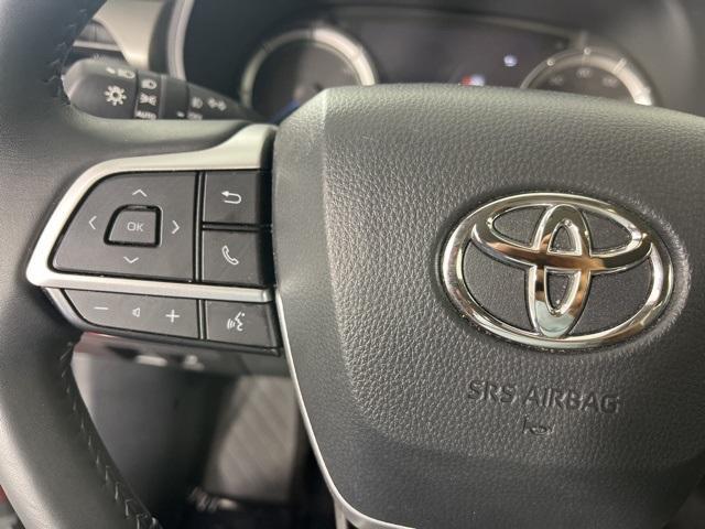 used 2024 Toyota Highlander Hybrid car, priced at $43,300