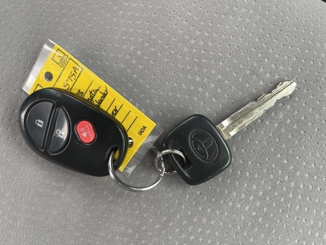 used 2013 Toyota Highlander car, priced at $13,100