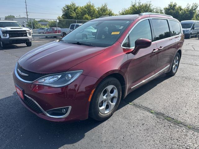 used 2017 Chrysler Pacifica car