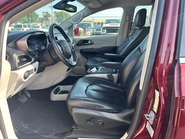 used 2017 Chrysler Pacifica car