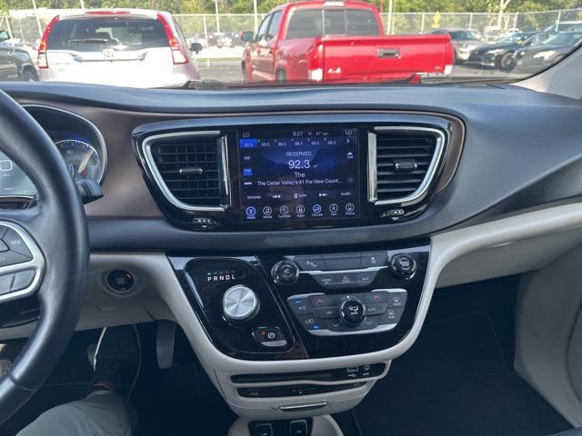 used 2017 Chrysler Pacifica car