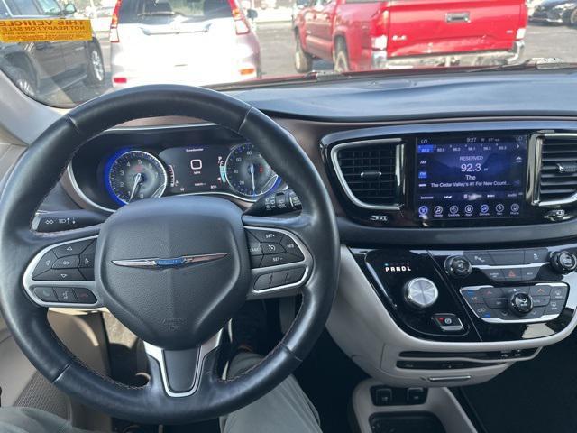 used 2017 Chrysler Pacifica car