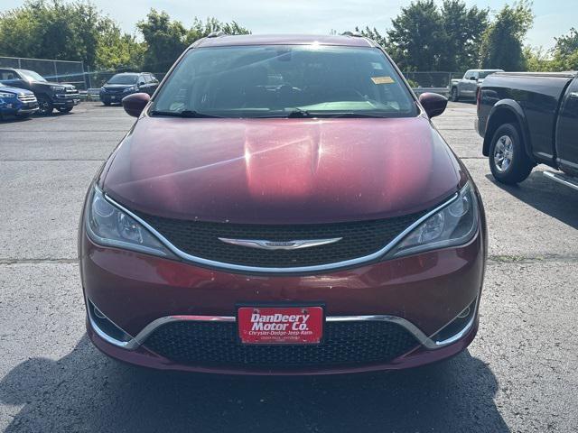 used 2017 Chrysler Pacifica car