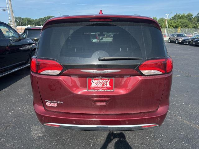 used 2017 Chrysler Pacifica car