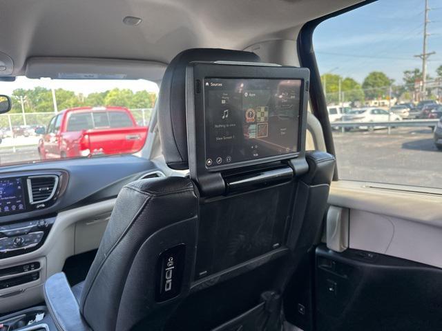 used 2017 Chrysler Pacifica car