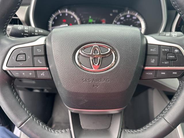 used 2022 Toyota Highlander car, priced at $41,775