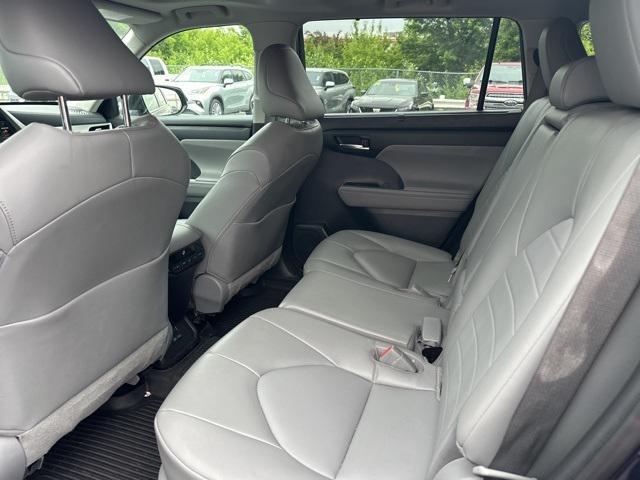 used 2022 Toyota Highlander car, priced at $40,274
