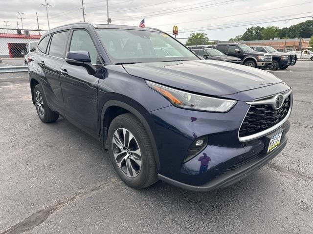 used 2022 Toyota Highlander car