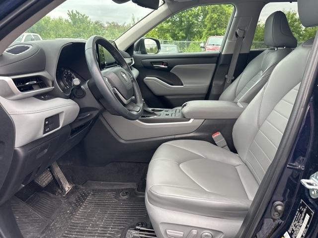used 2022 Toyota Highlander car, priced at $41,775
