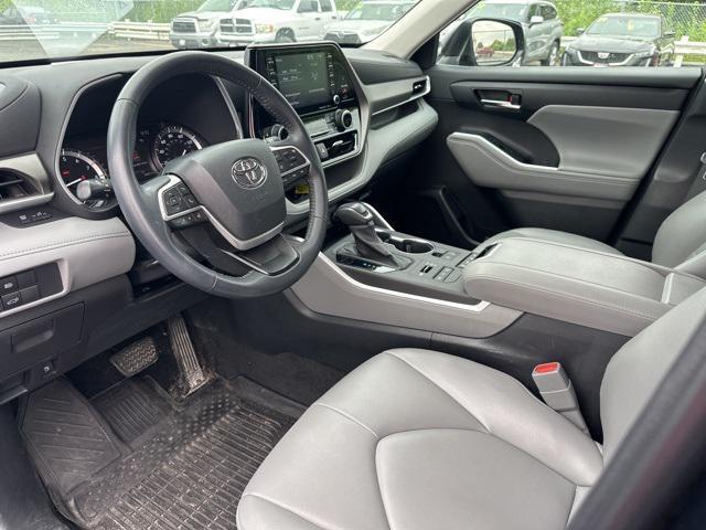 used 2022 Toyota Highlander car, priced at $40,274