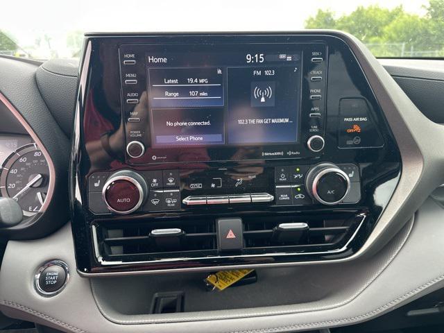 used 2022 Toyota Highlander car, priced at $40,274