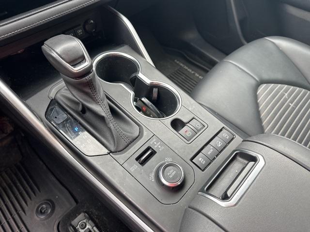 used 2021 Toyota Highlander car