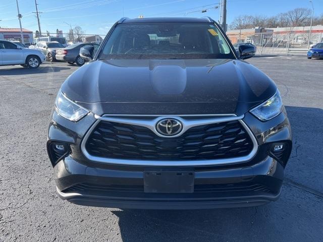 used 2021 Toyota Highlander car