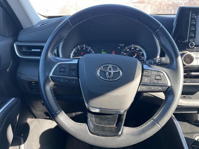 used 2021 Toyota Highlander car