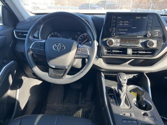 used 2021 Toyota Highlander car