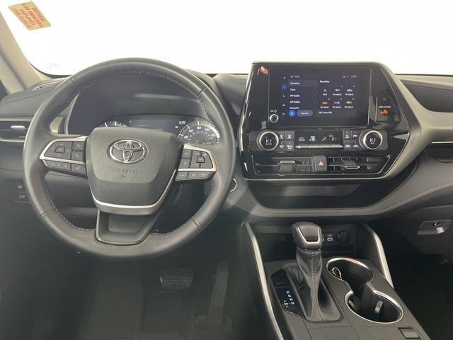 used 2023 Toyota Highlander car, priced at $34,470