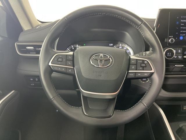 used 2023 Toyota Highlander car, priced at $34,470