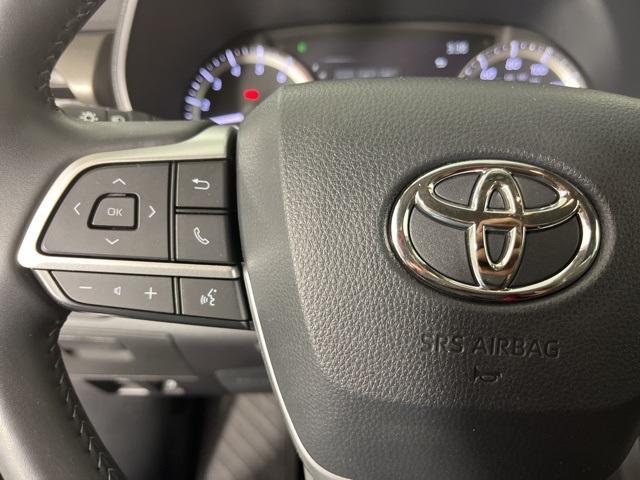 used 2023 Toyota Highlander car, priced at $34,470