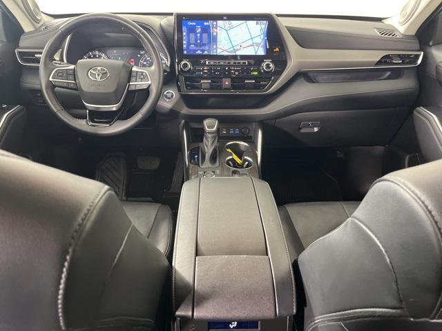 used 2022 Toyota Highlander car, priced at $42,255