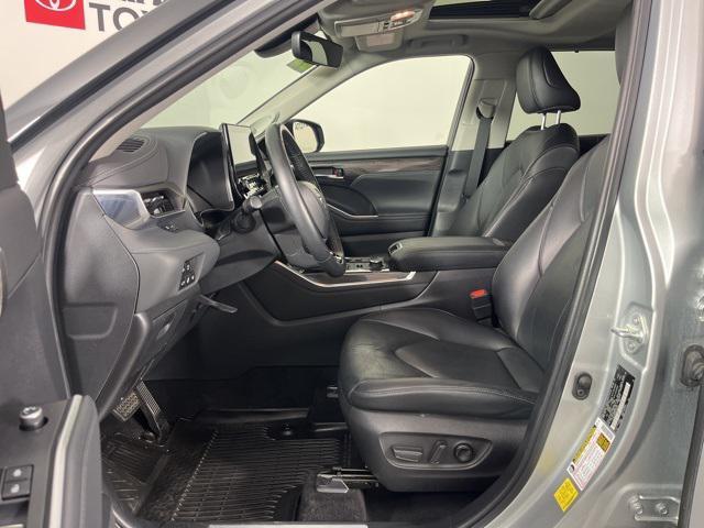 used 2022 Toyota Highlander car, priced at $42,255