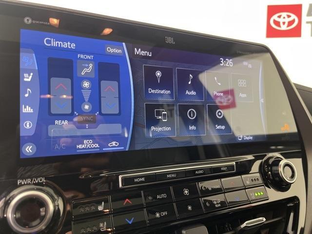 used 2022 Toyota Highlander car, priced at $44,153
