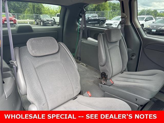 used 2006 Chrysler Town & Country car, priced at $1,300