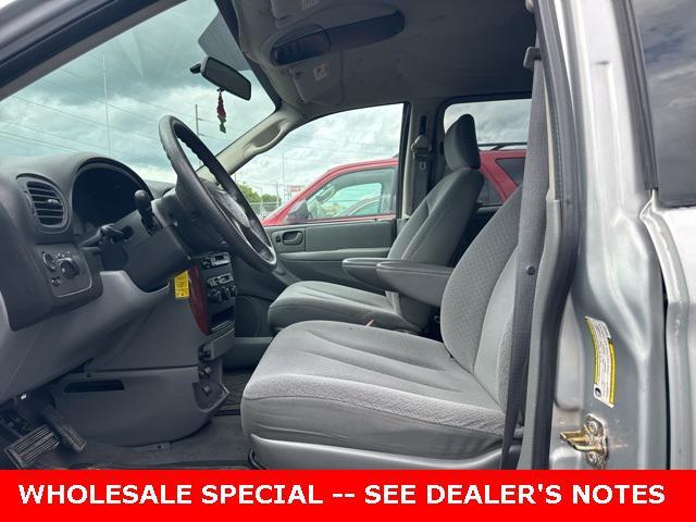 used 2006 Chrysler Town & Country car, priced at $1,300
