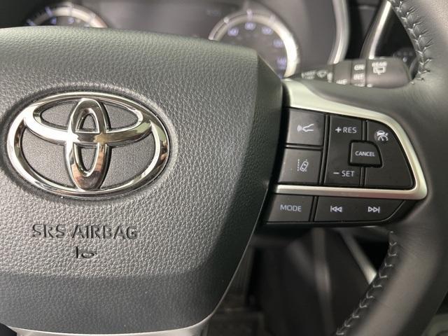 used 2024 Toyota Highlander car, priced at $43,300