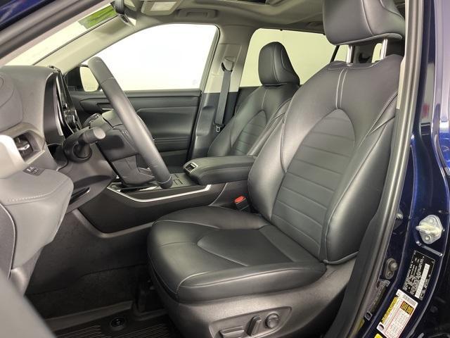 used 2024 Toyota Highlander car, priced at $43,300