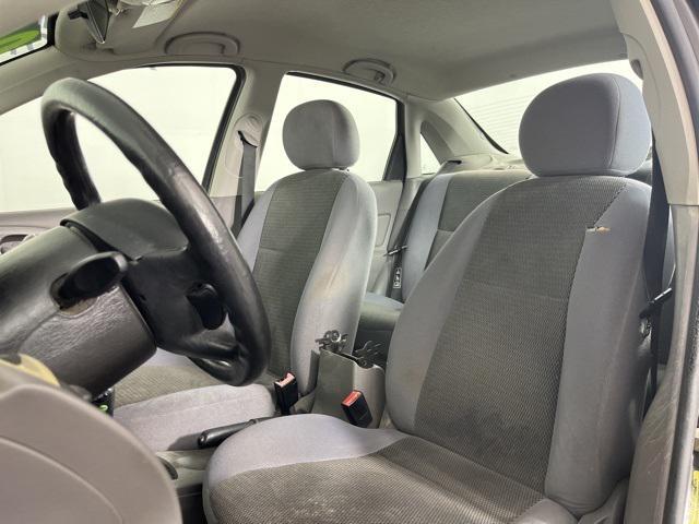 used 2004 Ford Focus car, priced at $1,000