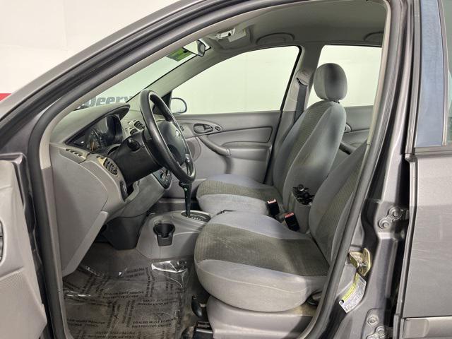 used 2004 Ford Focus car, priced at $1,000