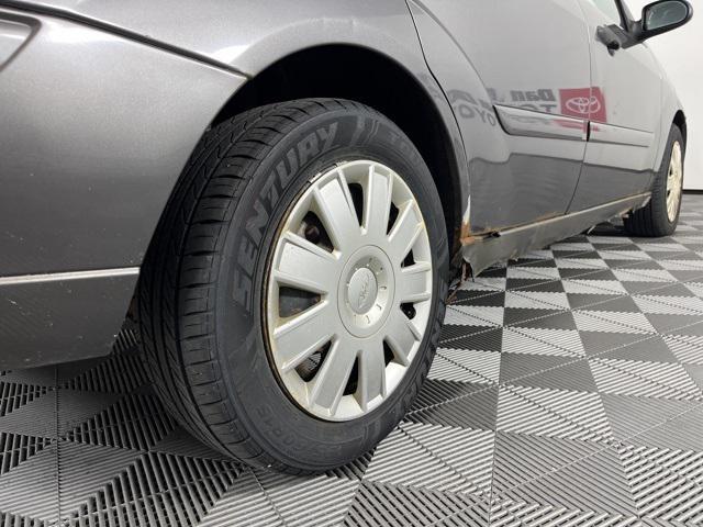 used 2004 Ford Focus car, priced at $1,000