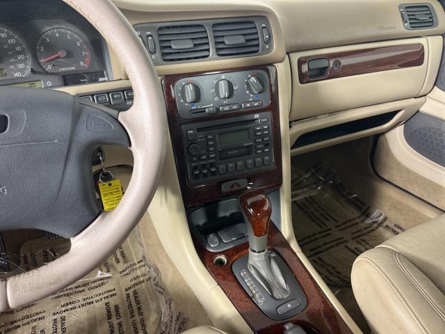 used 2001 Volvo C70 car, priced at $5,800